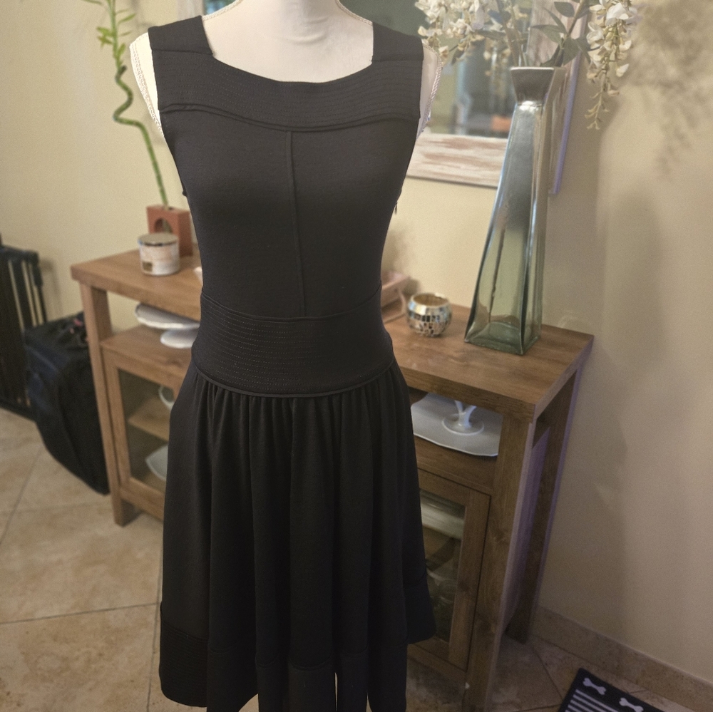 Diane von Furstenberg sleeveless Paige dress size 6